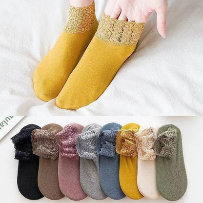 2025 NEUE MODISCHE SPITZENSOCKEN