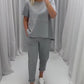 Zweiteiliges Set aus Kurzarmoberteilen und -hosen für Damen