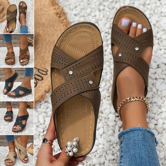 Lässige Slip-On Sandalen mit Kreuzriemen und Lochmuster