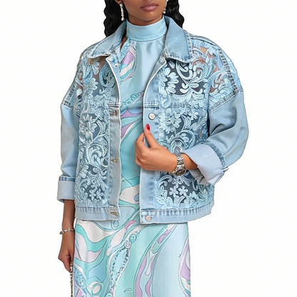 💙✨ ¡OFERTA 50% OFF! Chaqueta Vaquera con Encaje Floral – Estilo Elegante y Único